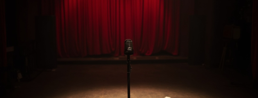 Lach garantiert: Mit Storytelling die Standup-Bühne erobern!